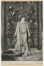 Photographie de Sarah Bernhardt dans rôle d'Hermione dans Andromaque